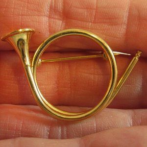 Vtg 1980s Napier Brooch Pin 3D French Horn Music Band Instrument Gold Tone Metal